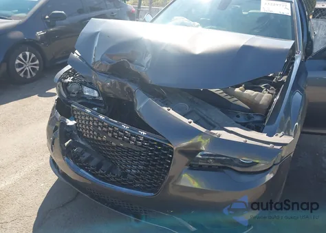 2023 Chrysler 300 300S из США, поврежденный, VIN 2C3CCABG3PH624521